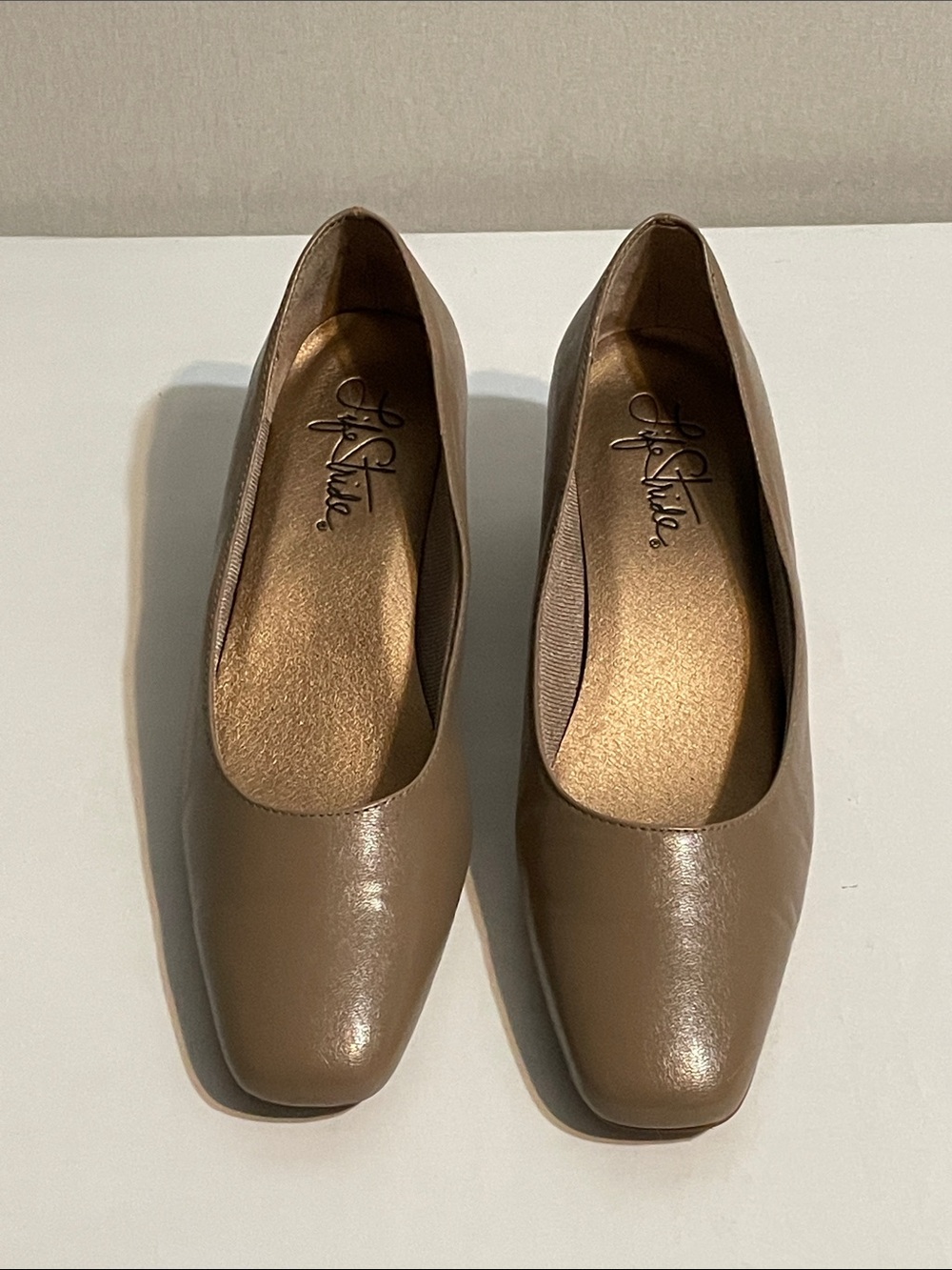 Life Stride Women's Taupe Square-Toe Ballet Flats. Size 8.5
